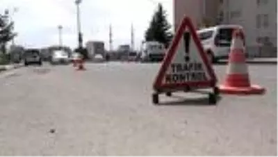Polis, aracıyla hastaneye gitmeye çalışan kalp hastasına destek oldu