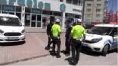 Ramazan Bayramı'nı kapsayan sokağa çıkma kısıtlamasına uyuluyor Ramazan Bayramı'nı kapsayan sokağa çıkma kısıtlamasına uyuluyor