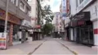 Ramazan Bayramı'nı kapsayan sokağa çıkma kısıtlamasına uyuluyor Ramazan Bayramı'nı kapsayan sokağa çıkma kısıtlamasına uyuluyor