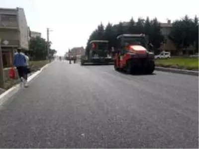 Sağlık Mahallesi'nde asfalt çalışmaları devam ediyor Sağlık Mahallesi'nde asfalt çalışmaları devam ediyor