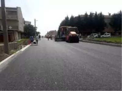 Sağlık Mahallesi'nde asfalt çalışmaları devam ediyor Sağlık Mahallesi'nde asfalt çalışmaları devam ediyor