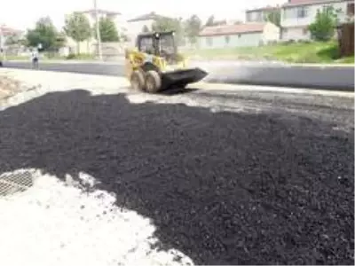 Sağlık Mahallesi'nde asfalt çalışmaları devam ediyor Sağlık Mahallesi'nde asfalt çalışmaları devam ediyor