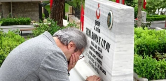 Şehit asteğmenin babası mezarlıkta gözyaşlarını tutamadı
