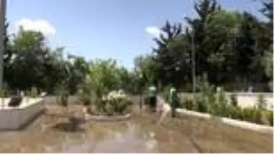 Şehit yakınları kabirleri ziyaret etti