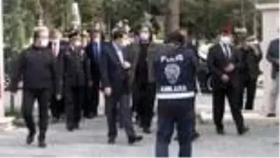 Şehitlik ziyareti sonrasında konuşan Ankara Valisi Vasip Şahin: 'Ankaralılar pandemi sürecinde... Şehitlik ziyareti sonrasında konuşan Ankara Valisi Vasip Şahin: 'Ankaralılar pandemi sürecinde...