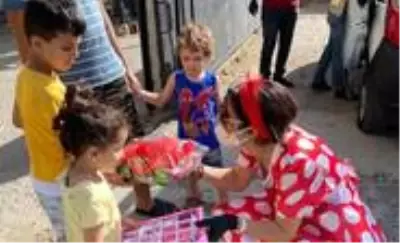 Seyhan'dan çocuklara bayram hediyesi Seyhan'dan çocuklara bayram hediyesi