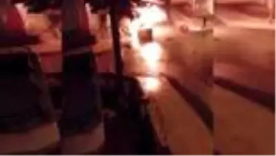 Seyir halindeki otomobil alev alev yandı Seyir halindeki otomobil alev alev yandı
