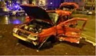 Sivas'ta TIR ile otomobil çarpıştı: 3 yaralı Sivas'ta TIR ile otomobil çarpıştı: 3 yaralı