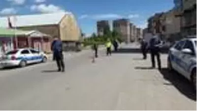 Sokağa çıkma kısıtlaması nedeniyle denetimler sıkılaştırıldı Sokağa çıkma kısıtlaması nedeniyle denetimler sıkılaştırıldı