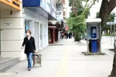 Tarihin en sessiz arife günü yaşanıyor Tarihin en sessiz arife günü yaşanıyor