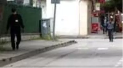 Temizlik işçisi, kendisine talimatlar veren amirine tepki gösterdi Temizlik işçisi, kendisine talimatlar veren amirine tepki gösterdi
