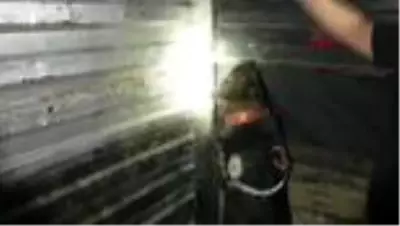 TIR’da 42 kilo esrar ele geçirildi
