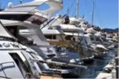 Türk denizciler izole yaşamı devam ettiriyor Türk denizciler izole yaşamı devam ettiriyor