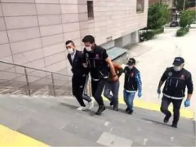 Uyuşturucuyu araç motoruna sakladılar Uyuşturucuyu araç motoruna sakladılar
