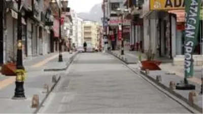 Van, tarihinin en sessiz bayram öncesini yaşıyor
