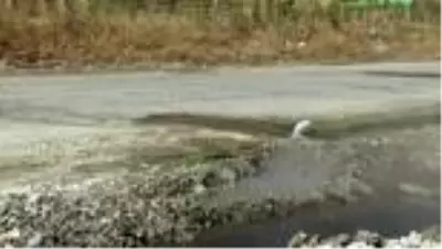 Yoldan termal su çıktı Yoldan termal su çıktı