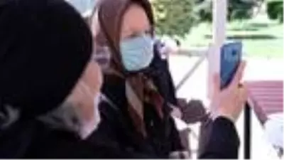 65 yaş ve üstü parkta buluşup bayramlaştı