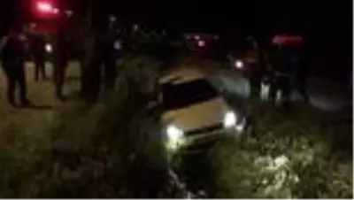 AKSARAY Polisin 'dur' ihtarına uymadılar, otomobil kanala düşünce yakalandılar