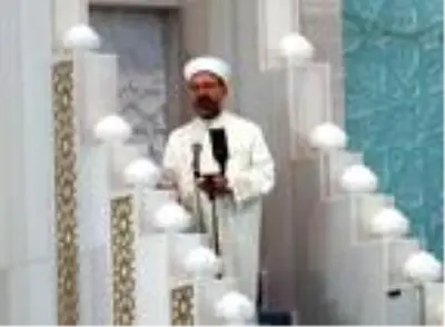 Bayram namazı yalnızca Ankara'da kılındı! Diyanet Başkanı Erbaş bayram hutbesini okudu Bayram namazı yalnızca Ankara'da kılındı! Diyanet Başkanı Erbaş bayram hutbesini okudu