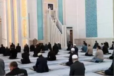 Başkent'te bayram namazı Başkent'te bayram namazı