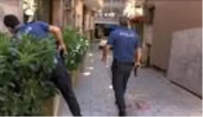 Beyoğlu'nda bayram günü yaşlı adama gasp Beyoğlu'nda bayram günü yaşlı adama gasp