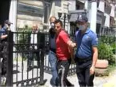 Beyoğlu'nda bayram günü yaşlı adama gasp Beyoğlu'nda bayram günü yaşlı adama gasp