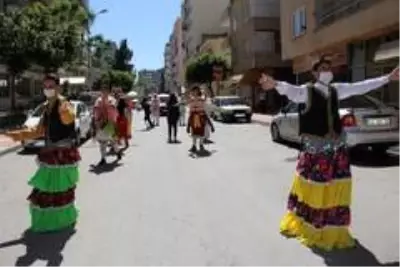Bu mahalle bayramı bayram tadında kutladı