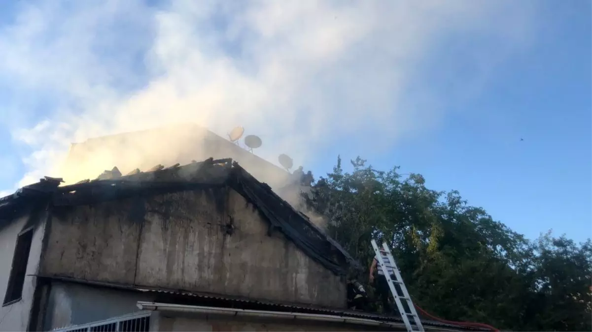 Bursa�da çıkan yangın bir evi küle çevirdi Bursa