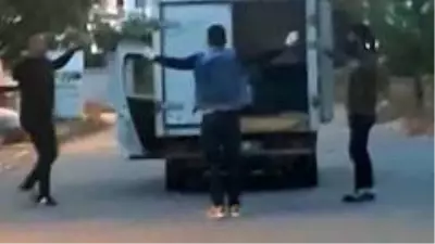 Fırıncılar sokak ortasında çiftetelli oynadı