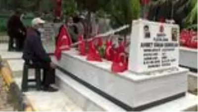 Gaziantep şehitliğinde hüzünlü bayram