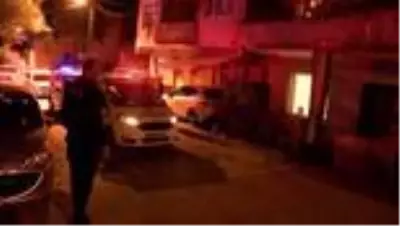 KADIKÖY’DE BIÇAKLI KAVGA: 4 YARALI