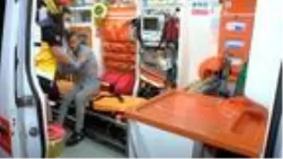 Kadıköy'de 'kız meselesi' kanlı bitti: 4 yaralı Kadıköy'de 'kız meselesi' kanlı bitti: 4 yaralı