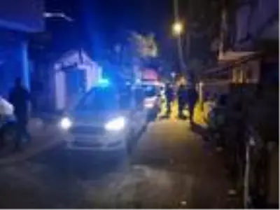 Kadıköy'de 'kız meselesi' kanlı bitti: 4 yaralı Kadıköy'de 'kız meselesi' kanlı bitti: 4 yaralı