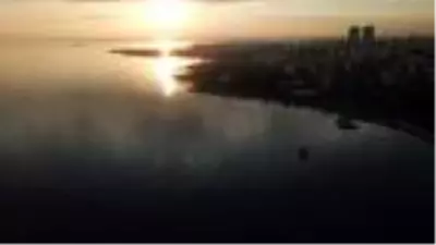 Kadıköy'de sokağa çıkma izinleri biten 65 yaş ve üstü vatandaşlar evlerine döndü