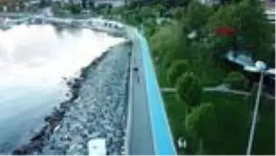 KADIKÖY’DE SOKAĞA ÇIKMA İZİNLERİ BİTEN 65 YAŞ VE ÜSTÜ VATANDAŞLAR EVLERİNE DÖNDÜ