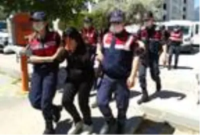 Kadın savcı yalanıyla dolandırdılar