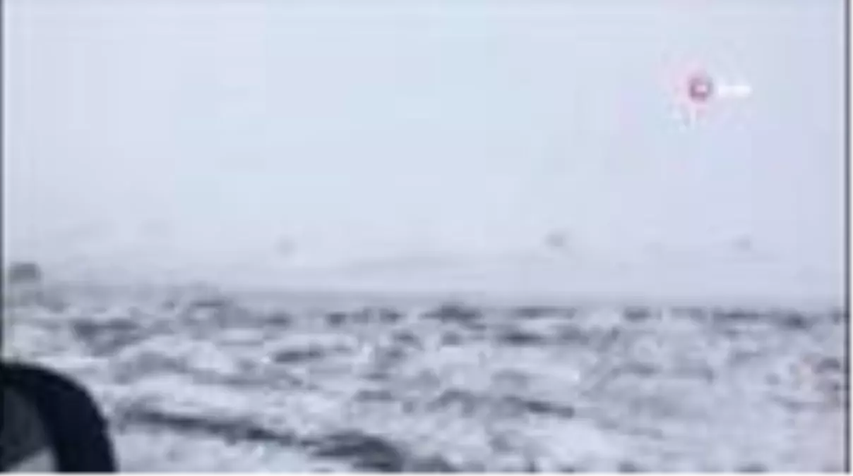 Kardan kapanan yollarda mahsur kalan vatandaşlar kurtarıldı