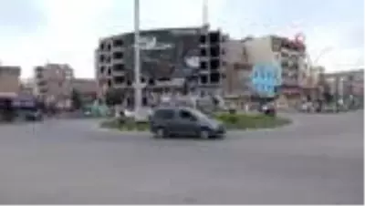 Kısıtlama sonrası Cizre sessizliğe büründü Kısıtlama sonrası Cizre sessizliğe büründü