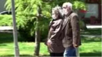 KONYA Parkta buluşup bayramlaştılar