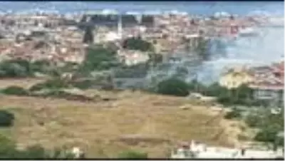 Marmaris'te boş arazide çıkan yangın söndürüldü Marmaris'te boş arazide çıkan yangın söndürüldü
