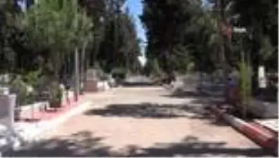 Mezarlıklar bu bayram boş kaldı