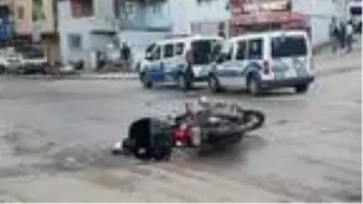 Motosikletliye çarpıp, ağır yaralayan aracın sürücüsü kaçtı