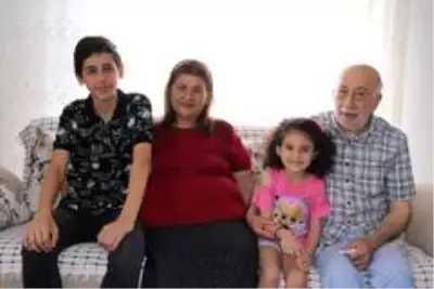 (Özel) Burhan amca, bayram sevincini torunlarıyla yaşadı