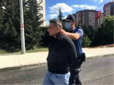 Kısıtlama gününde araç kullanan alkollü taciz şüphelisi, kaza yapınca yakayı ele verdi Kısıtlama gününde araç kullanan alkollü taciz şüphelisi, kaza yapınca yakayı ele verdi