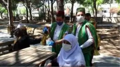 Pendik'te bayramın birinci günü 65 yaş üstü vatandaşlara mehteranlı kutlama Pendik'te bayramın birinci günü 65 yaş üstü vatandaşlara mehteranlı kutlama