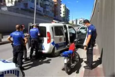Polisten kaçan çift, motosiklet arızalanınca yakalandı