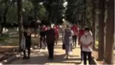 Şehit aileleri bayramın ilk günü evlatlarının kabrine gitti