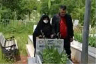 Şehit annelerinden evlatların kabrine bayram ziyareti