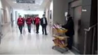Türk Kızılayı ekipleri hasta çocukları unutmadı