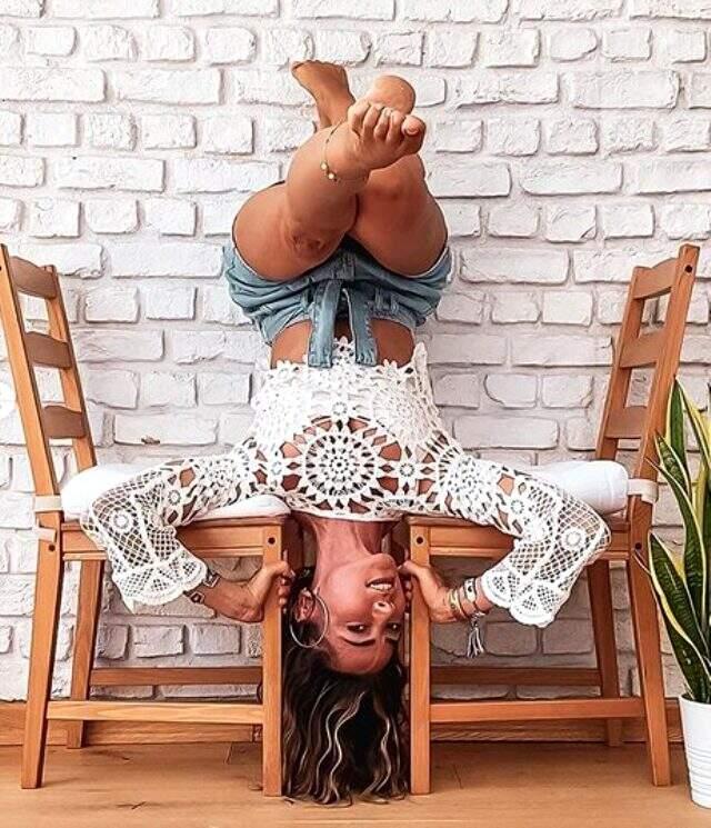Türkiye güzeli Zeynep Tokuş, mini şortuyla amuda kalkarak poz verdi Türkiye güzeli Zeynep Tokuş, mini şortuyla amuda kalkarak poz verdi